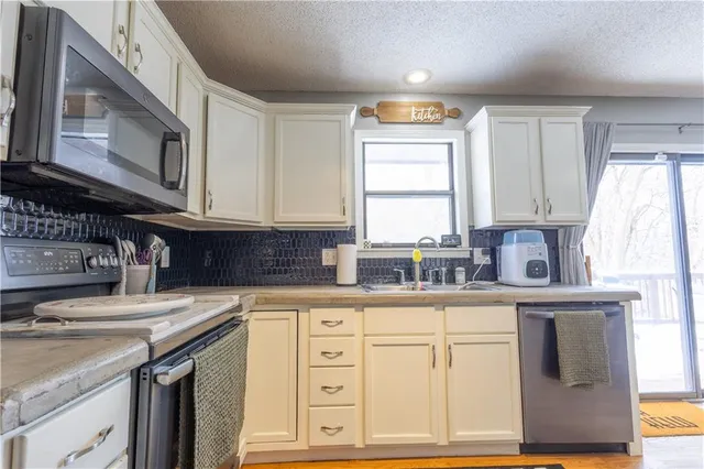 $240,000 | 6320 Pamela Drive, St. Joseph, MO 64504