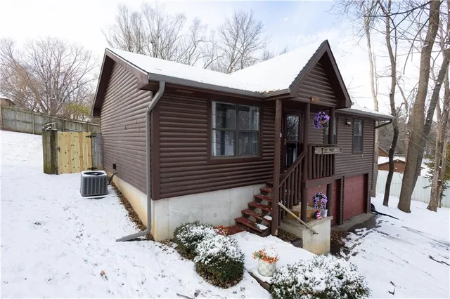$240,000 | 6320 Pamela Drive, St. Joseph, MO 64504