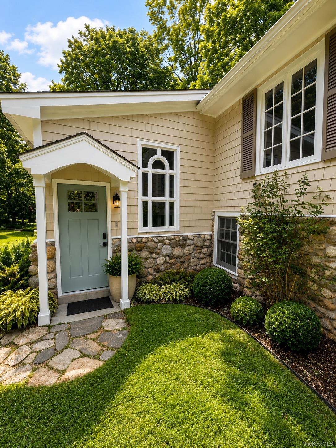 9 Lewis Road Pound Ridge, NY 10576 - Photo 3 of 26 Gallery Image 3