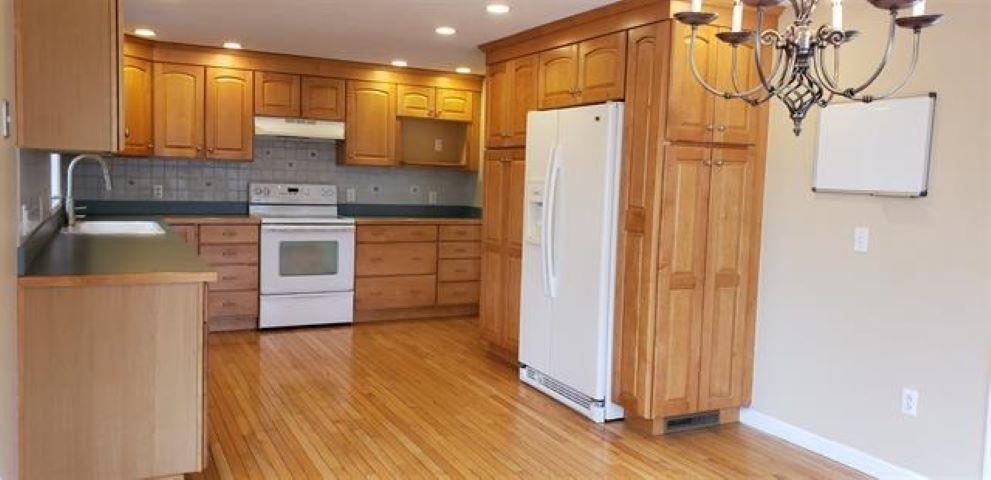 32 MacDonald Drive Nashua, NH 03062 - Photo 2 of 6