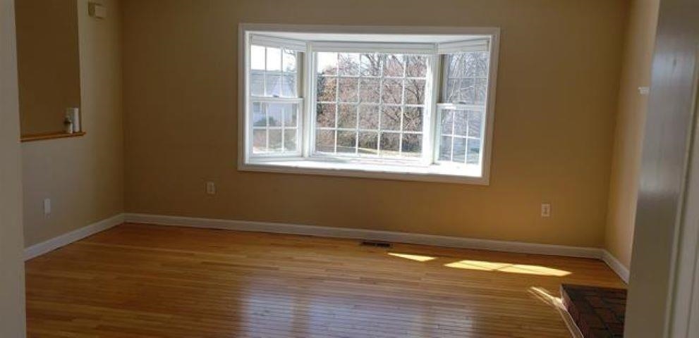 32 MacDonald Drive Nashua, NH 03062 - Photo 4 of 6