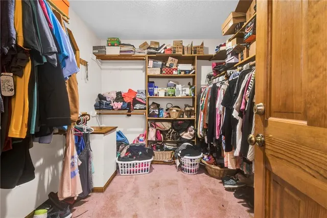 $320,000 | 2431 South Ponca Avenue, Independence, MO 64057