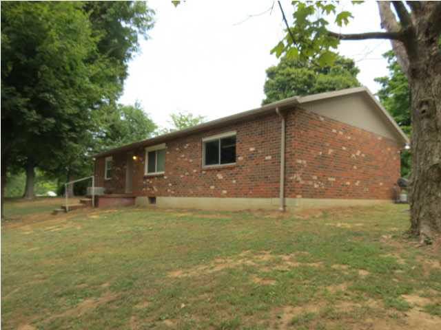 7677 Yankeetown Road Newburgh, IN 47630 - Photo 7 of 11 Gallery Image 7
