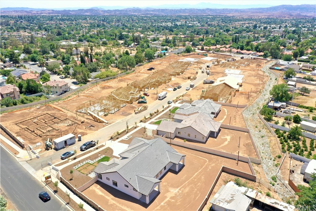 35686 Vivian Way Yucaipa, CA 92399 - Photo 5 of 17