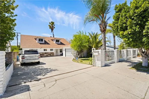 $950,000 | 9021 Oneida Avenue, Sun Valley, CA 91352