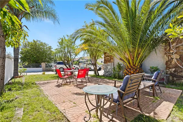 $950,000 | 9021 Oneida Avenue, Sun Valley, CA 91352