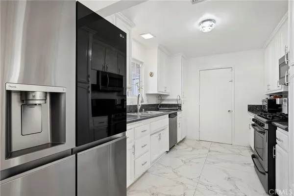 $950,000 | 9021 Oneida Avenue, Sun Valley, CA 91352