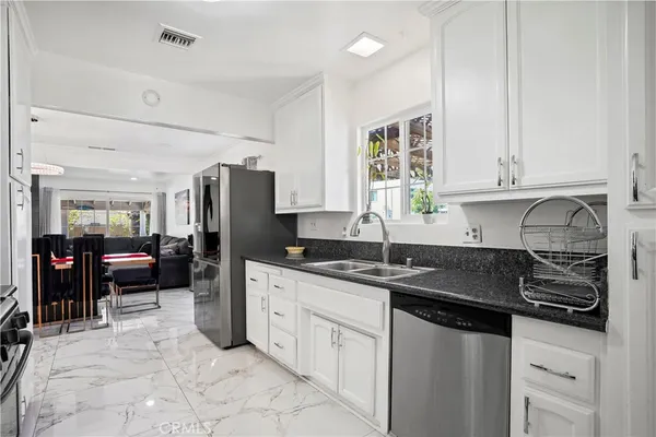$950,000 | 9021 Oneida Avenue, Sun Valley, CA 91352