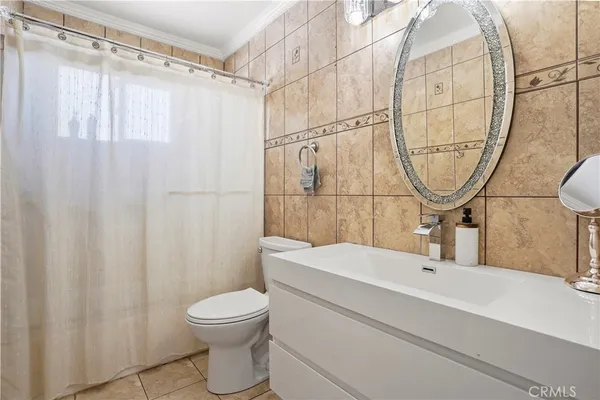 $950,000 | 9021 Oneida Avenue, Sun Valley, CA 91352