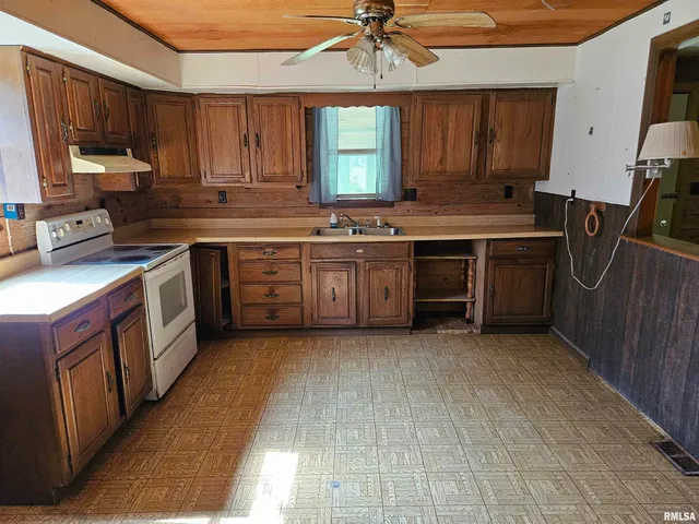 $45,000 | 1233 West Harrison Road, Murphysboro, IL 62966