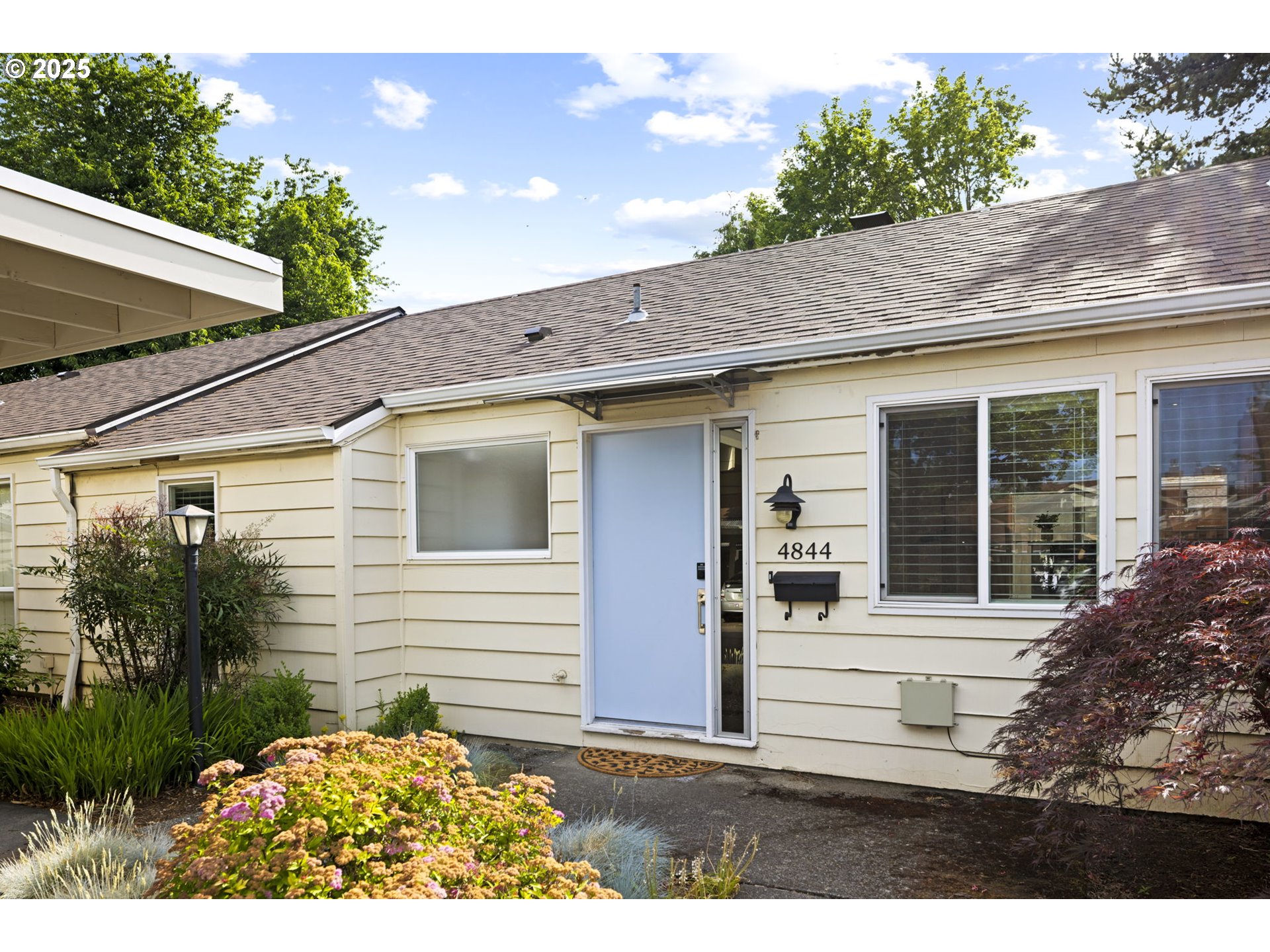 4844 Southwest Wembley Place Beaverton, OR 97005 - Photo 4 of 34