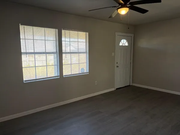 $1,795 | 5402 Lyndhurst Drive, Houston, TX 77033