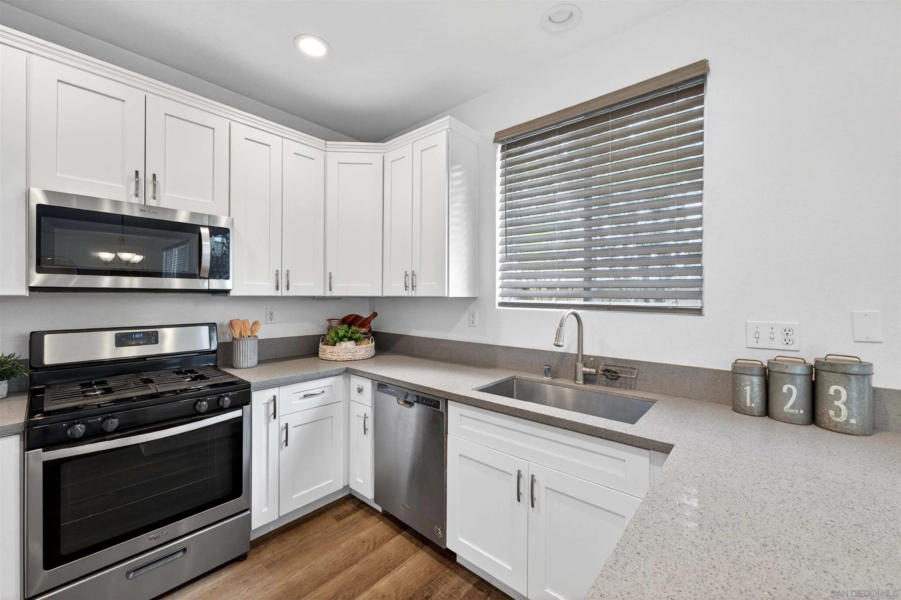 1877 El Modena Road Chula Vista, CA 91913 - Photo 10 of 38 Gallery Image 10