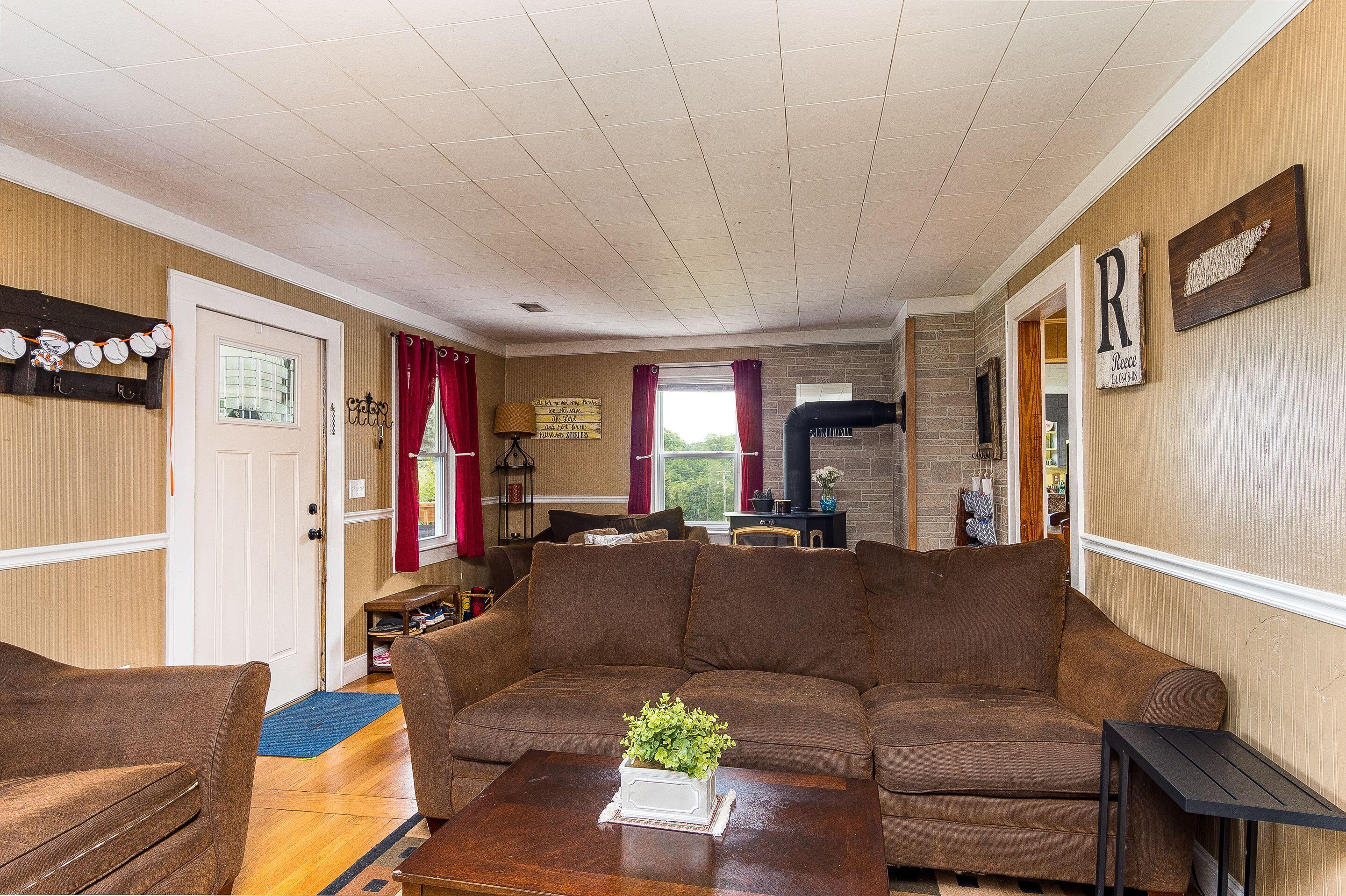 1826 Southside Road Elizabethton, TN 37643 - Photo 11 of 26 20YVHsYg