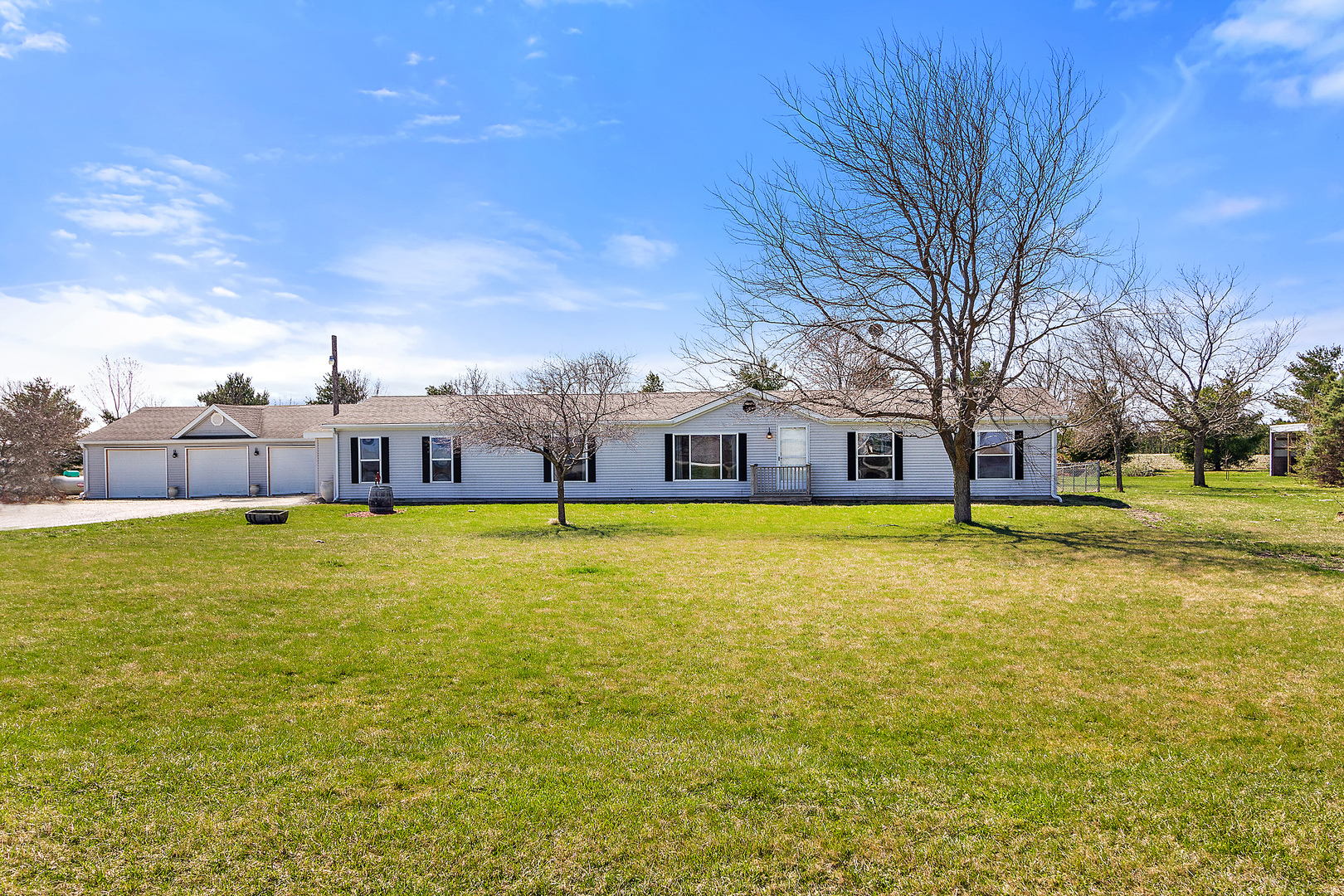 2942 West 3000S Road Kankakee, IL 60901 - Photo 1 of 23