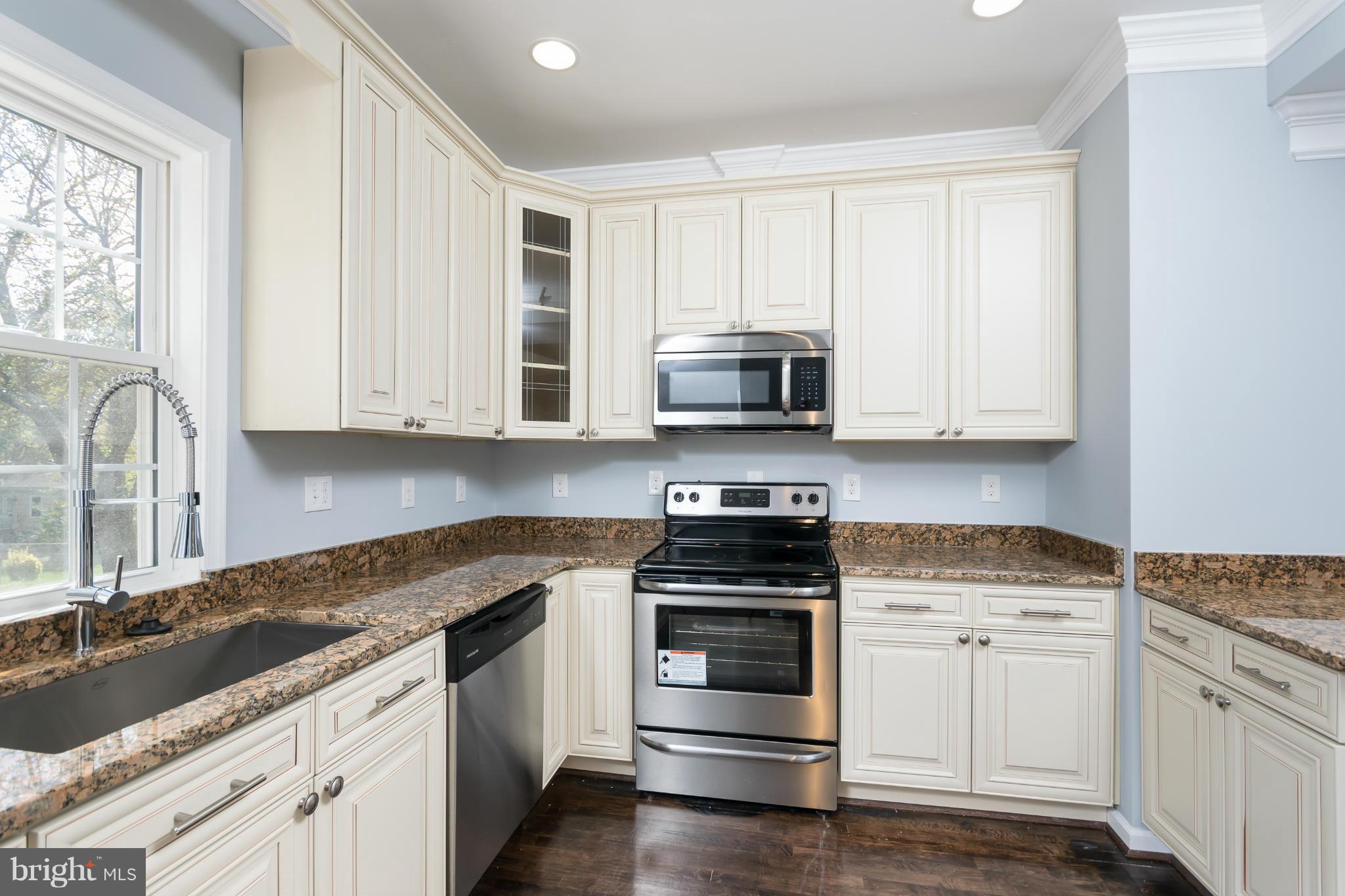 5447 Whitfield Chapel Road Lanham, MD 20706 - Photo 12 of 30 Kitchen