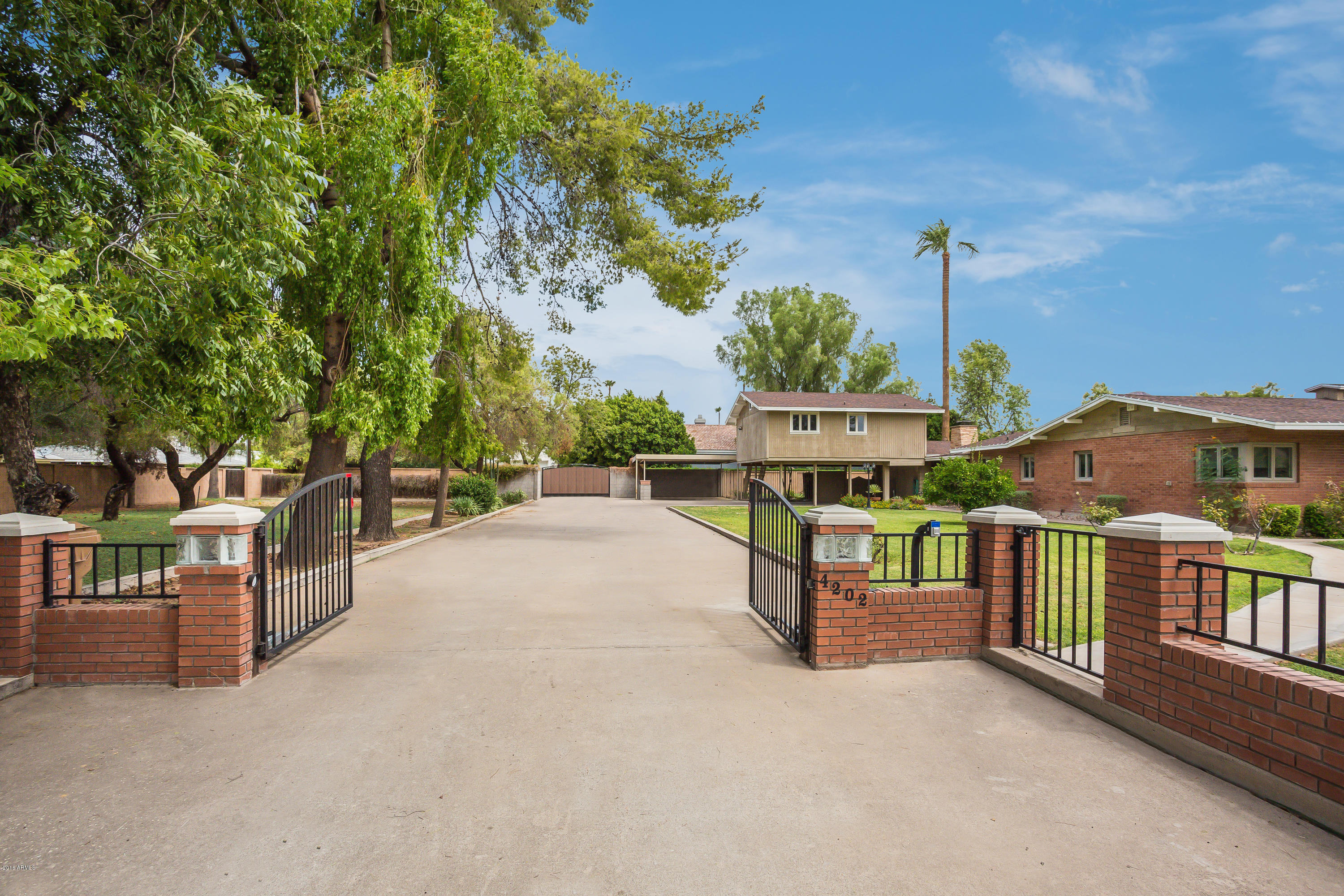4202 East Osborn Road Phoenix, AZ 85018 - Photo 4 of 34 Electric Gate