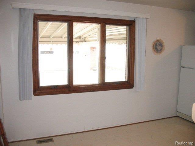 32728 Bunert Road Warren, MI 48088 - Photo 7 of 11 018.JPG