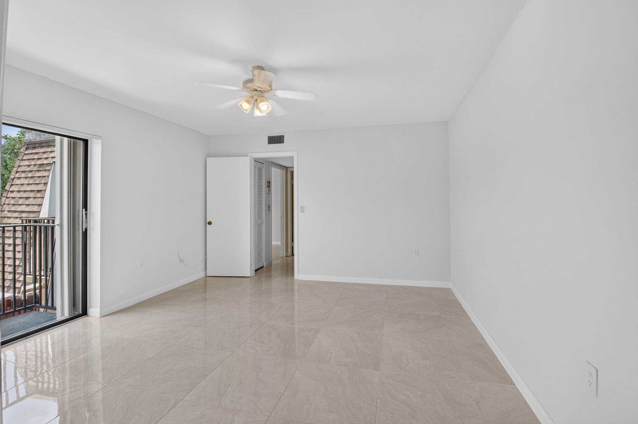 2887 Southwest 22nd Circle, Unit 49B Delray Beach, FL 33445 - Photo 22 of 46 22-web-or-mls-DSC_5510