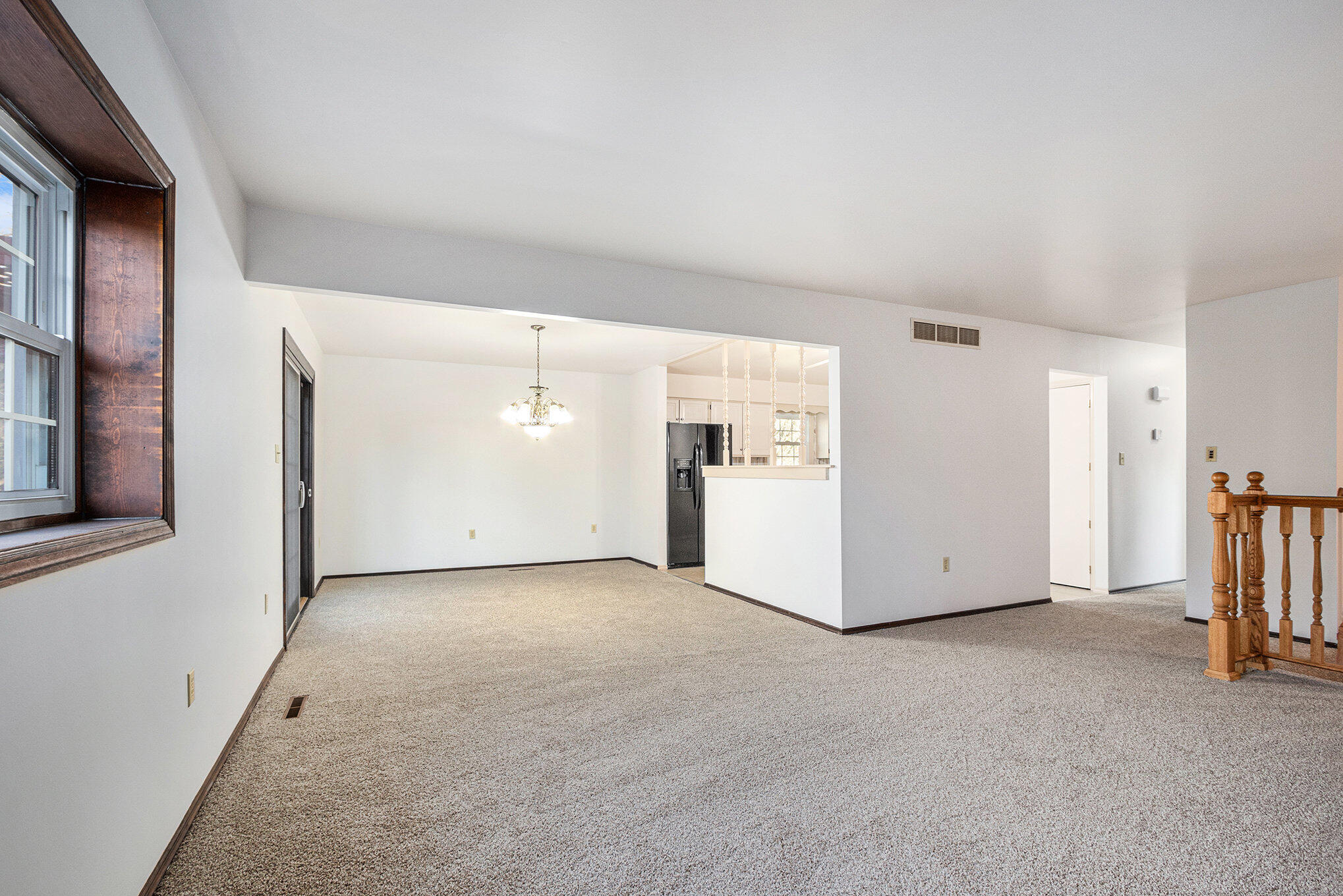 71 Tanglewood Trail Valparaiso, IN 46385 - Photo 5 of 46 a view of a livingroom with an empty room