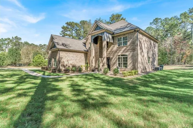 a front view of house with yard