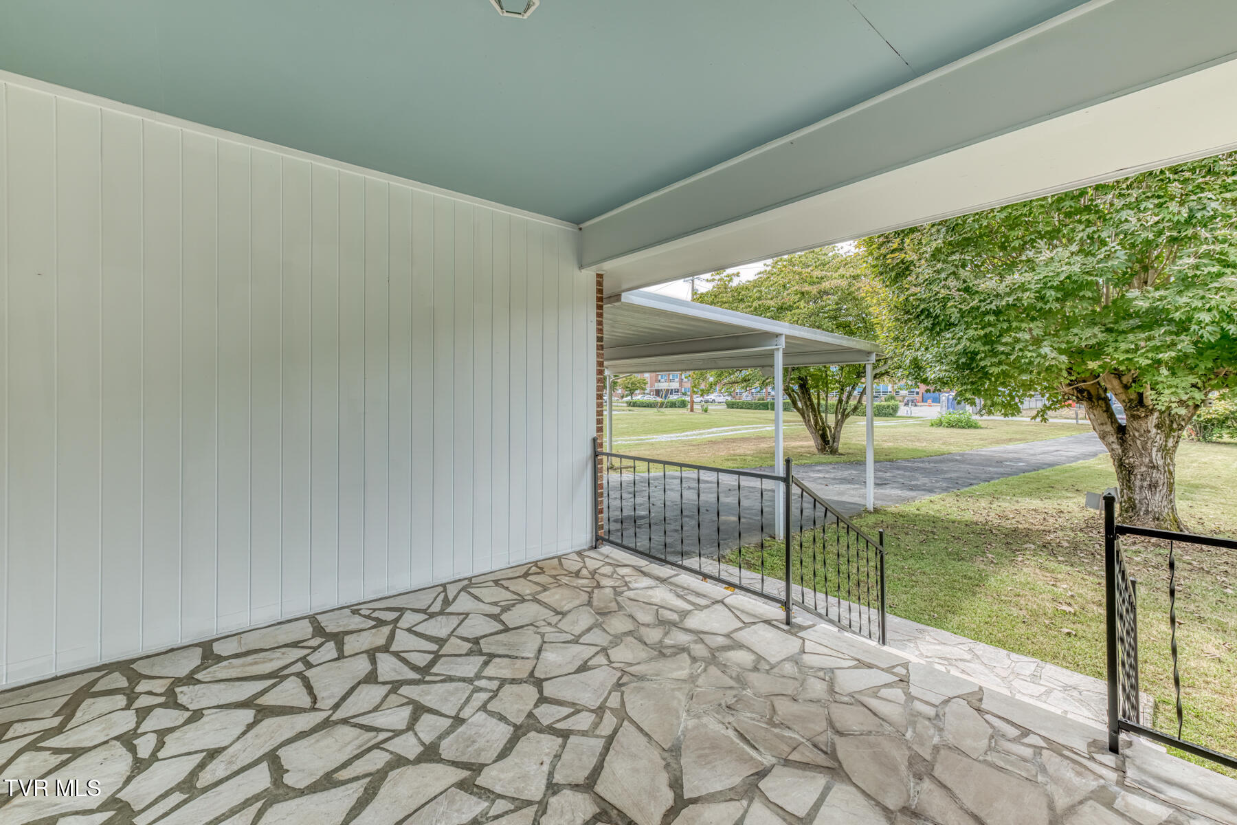 759 1st Avenue Hampton, TN 37658 - Photo 6 of 72 759 First Ave-5