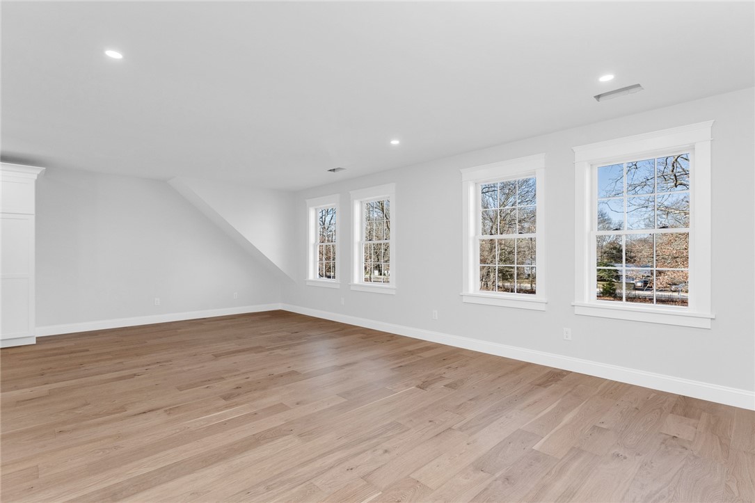 53 Bradford Road Westerly, RI 02808 - Photo 13 of 39