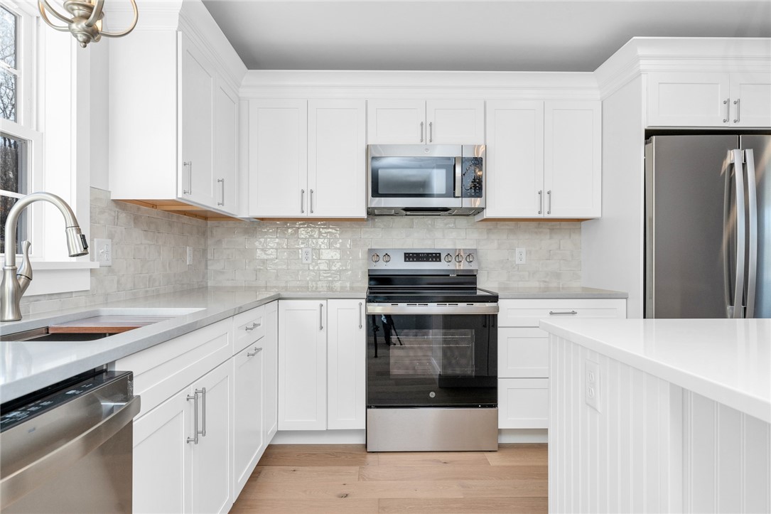 53 Bradford Road Westerly, RI 02808 - Photo 7 of 39