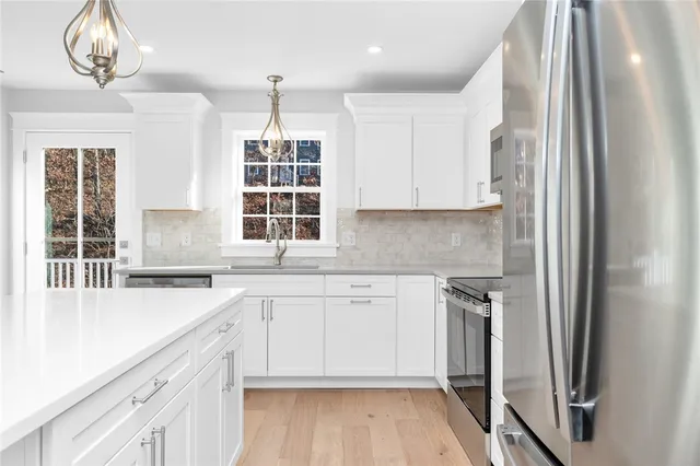 $724,900 | 53 Bradford Road, Westerly, RI 02808