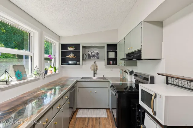 $375,000 | 1949 36th Avenue, Vero Beach, FL 32960