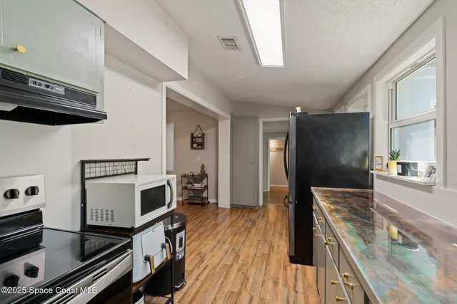 $375,000 | 1949 36th Avenue, Vero Beach, FL 32960