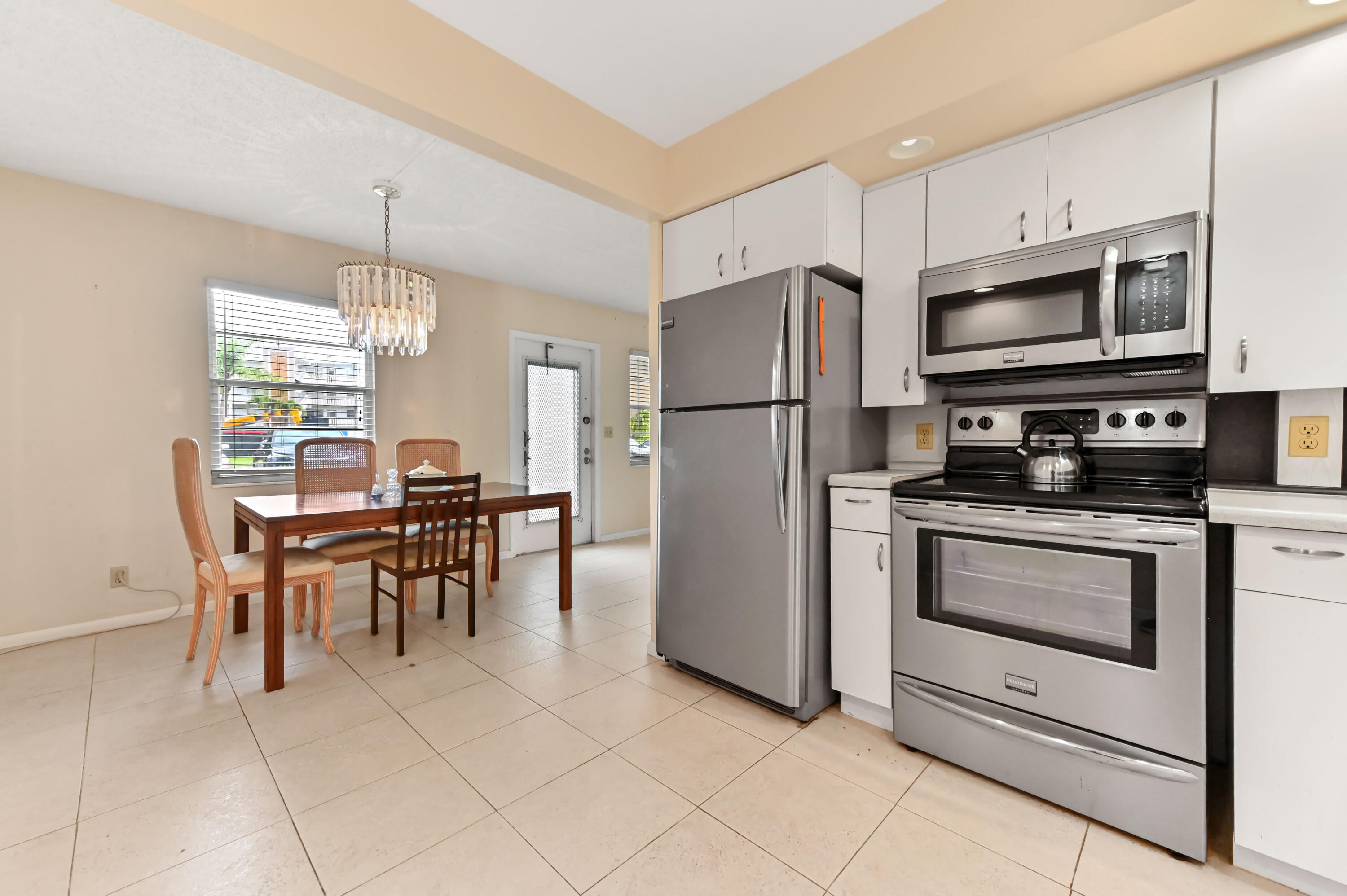 1034 Rexford B Boca Raton, FL 33434 - Photo 10 of 24 10 kitchen 02