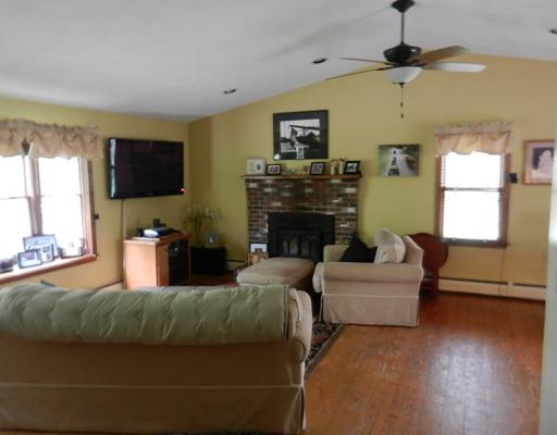 14 Jencks Road Foster, RI 02825 - Photo 3 of 13 Living Room.