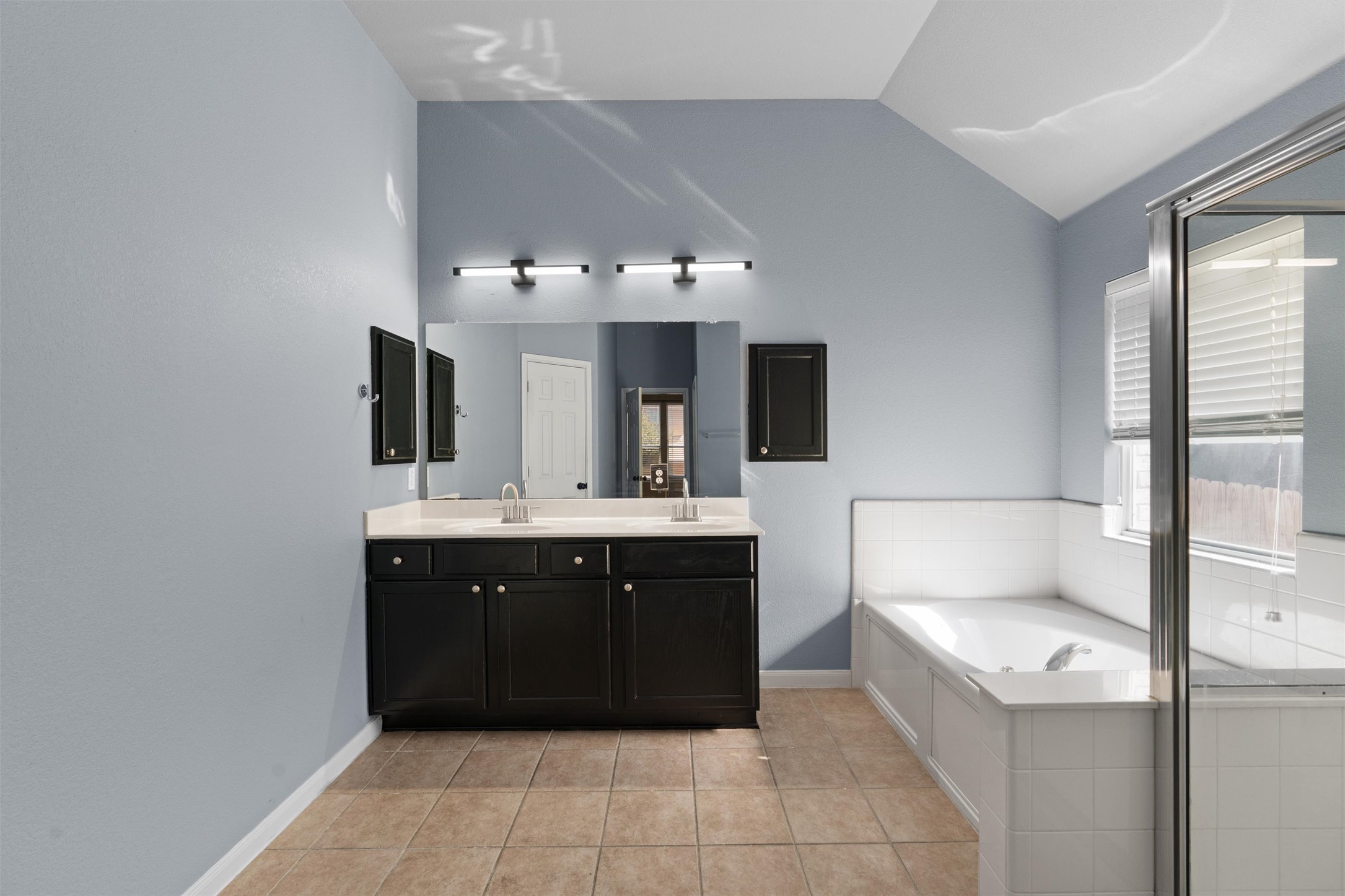 407 Red Hawk Drive Leander, TX 78641 - Photo 19 of 34