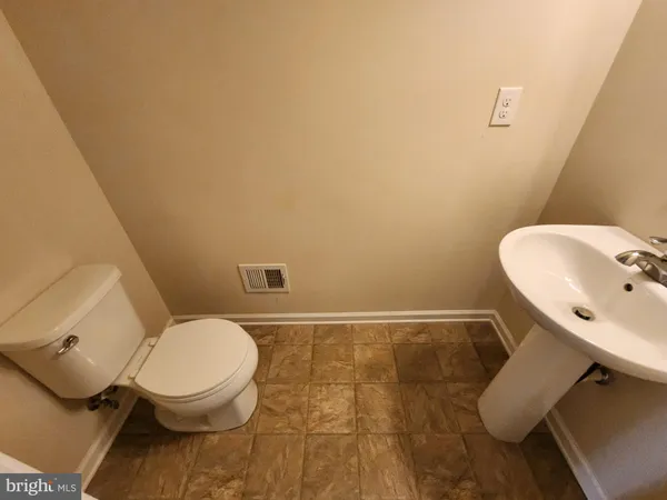 $1,695 | 104 Oflannery Court, Martinsburg, WV 25403