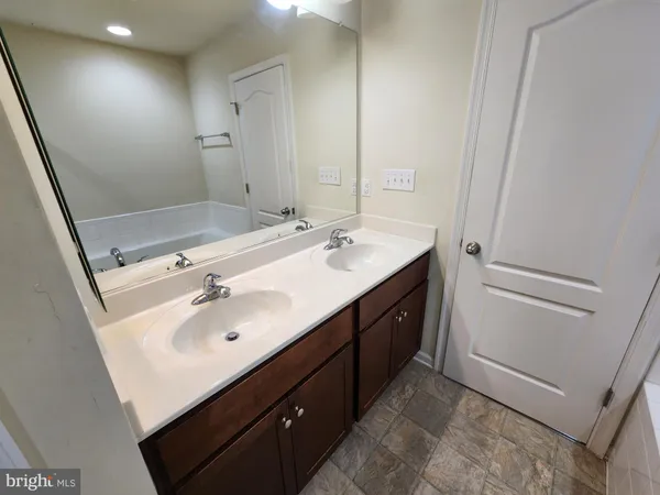 $1,695 | 104 Oflannery Court, Martinsburg, WV 25403
