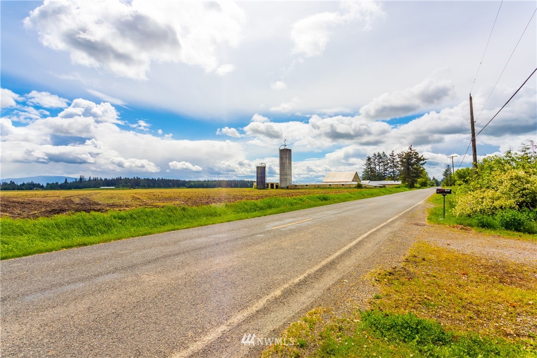 9005 Weidkamp Road Lynden, WA 98264 - Photo 31 of 35