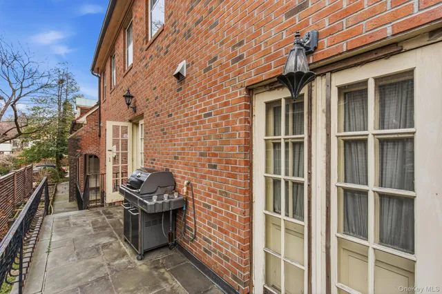 $3,158,000 | 31 Puritan Avenue | Forest Hills