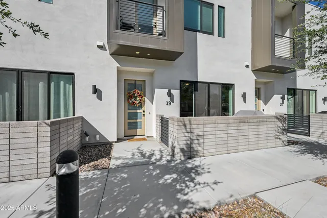 $685,000 | 5151 North 13th Place, Unit 19, Phoenix, AZ 85014