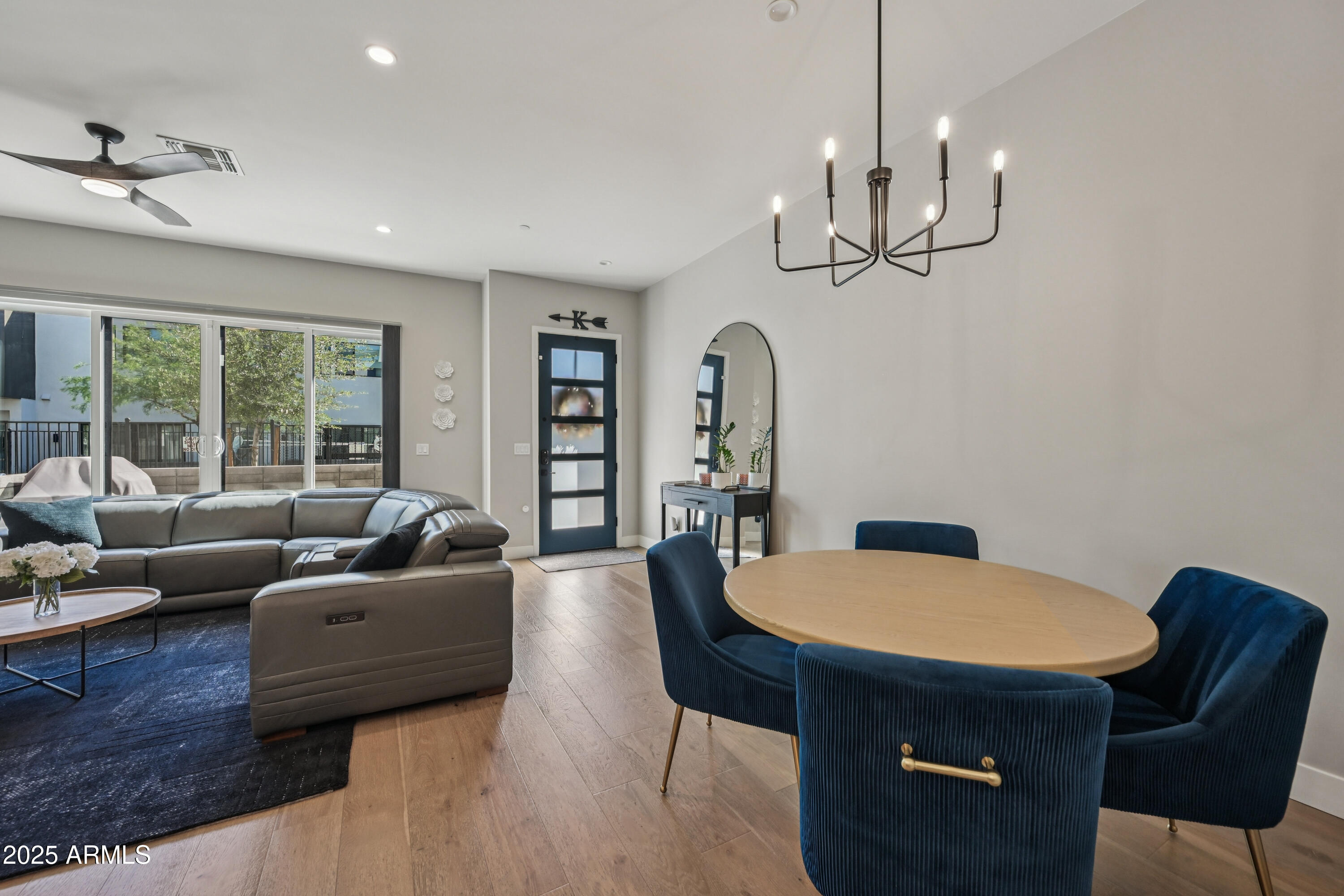 5151 North 13th Place, Unit 19 Phoenix, AZ 85014 - Photo 17 of 39 Dining Room