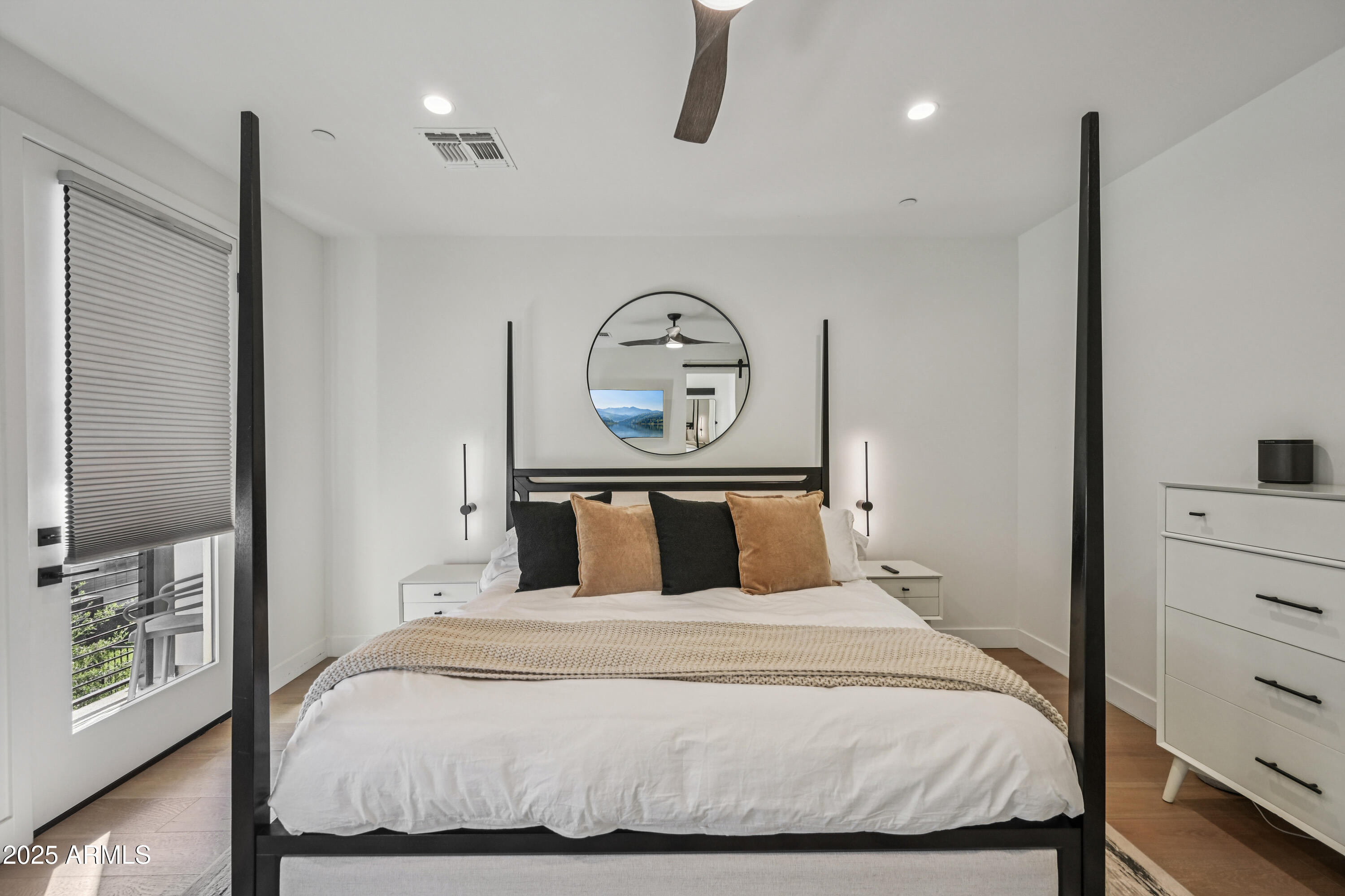 5151 North 13th Place, Unit 19 Phoenix, AZ 85014 - Photo 19 of 39 Primary Bedroom