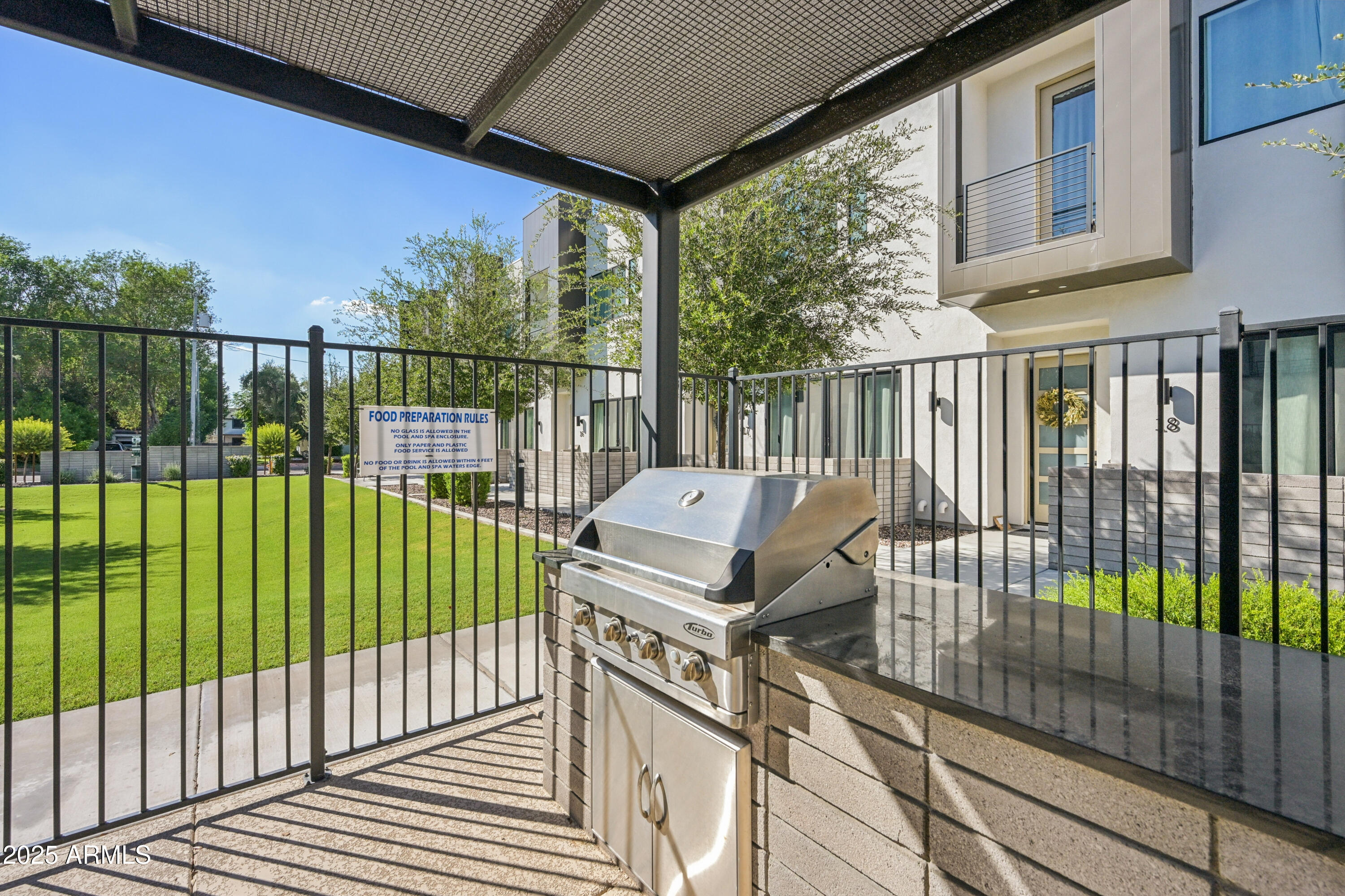 5151 North 13th Place, Unit 19 Phoenix, AZ 85014 - Photo 35 of 39 Community Grill