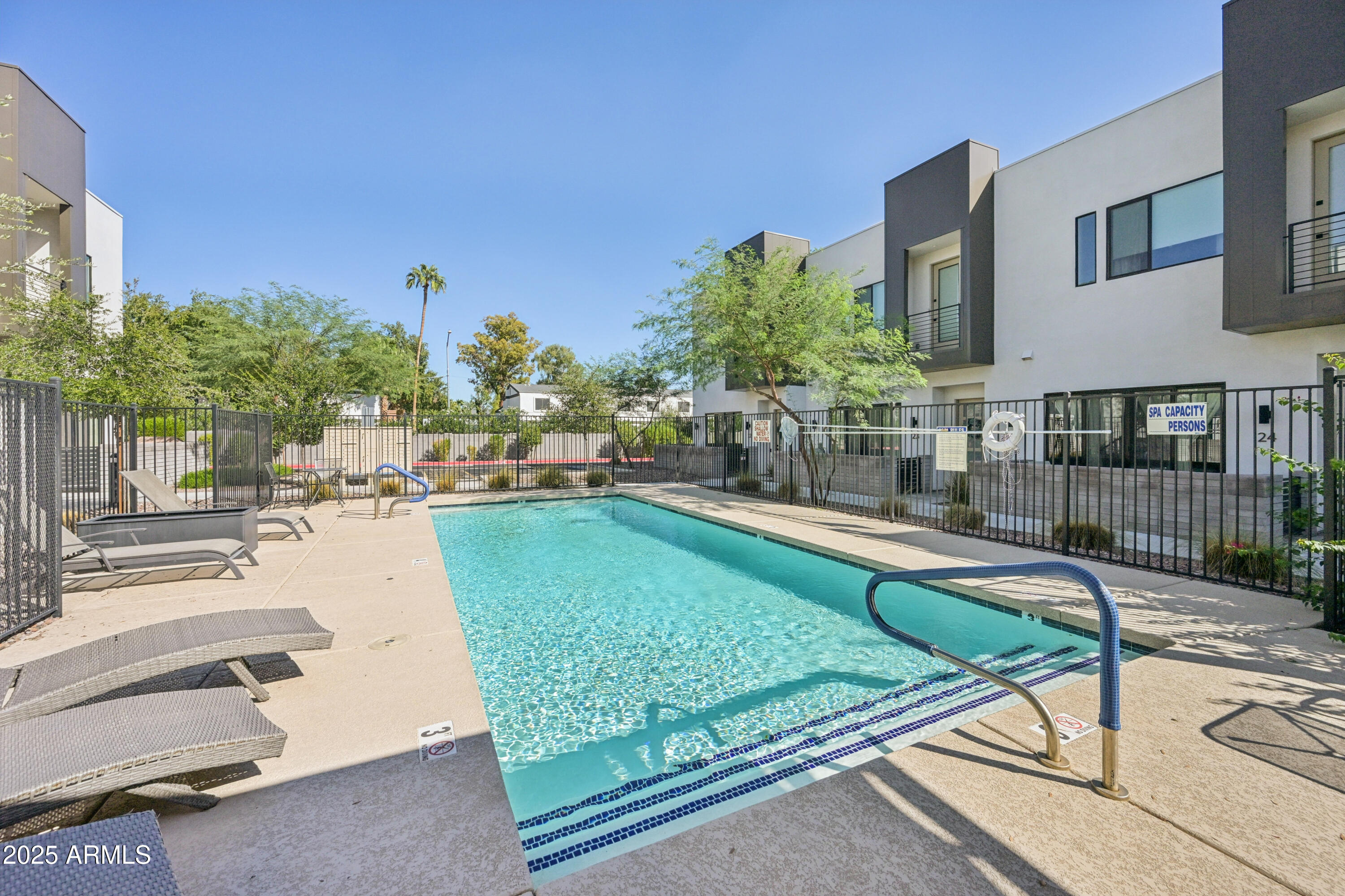 5151 North 13th Place, Unit 19 Phoenix, AZ 85014 - Photo 36 of 39 Community Pool