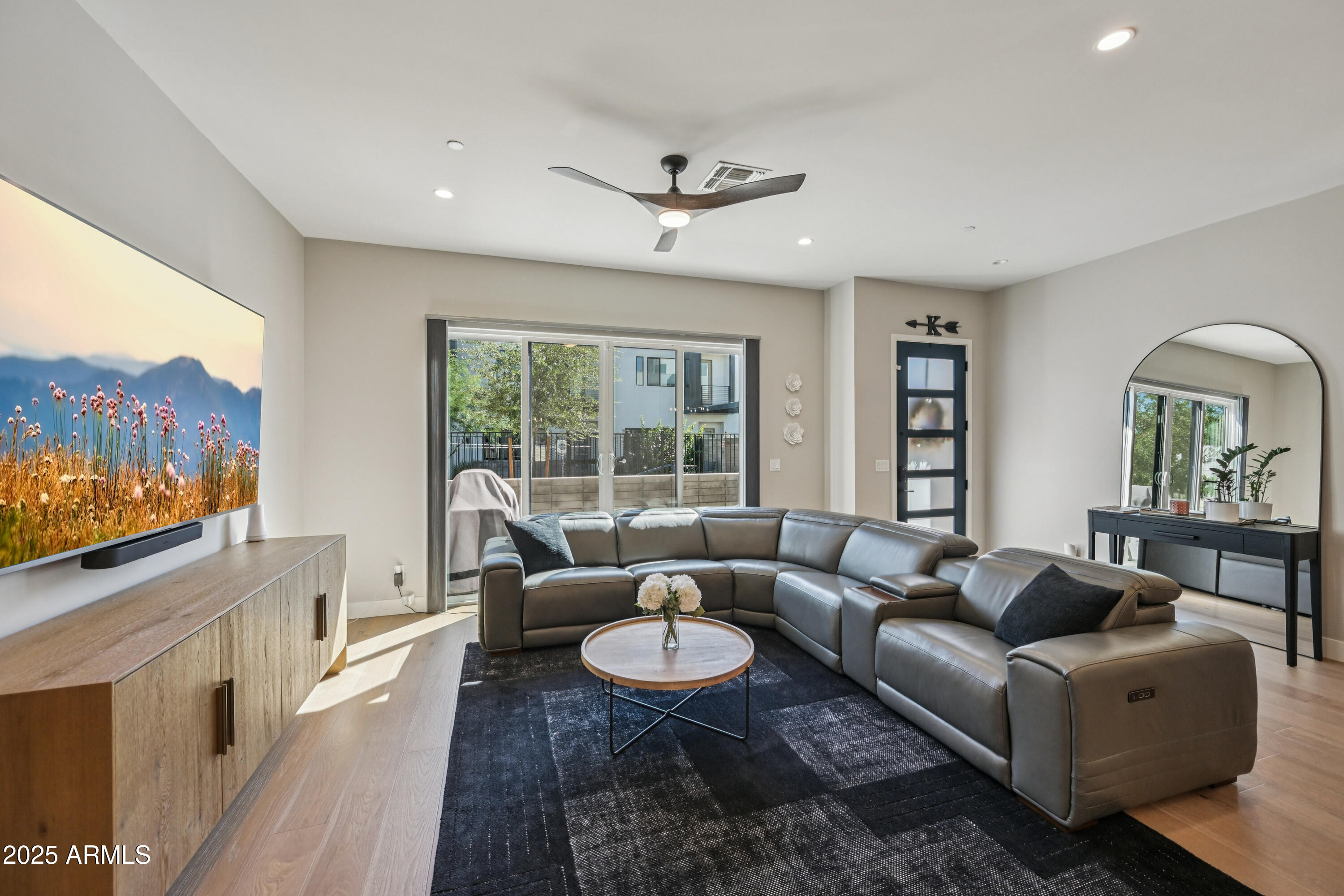 5151 North 13th Place, Unit 19 Phoenix, AZ 85014 - Photo 3 of 39 Living Room
