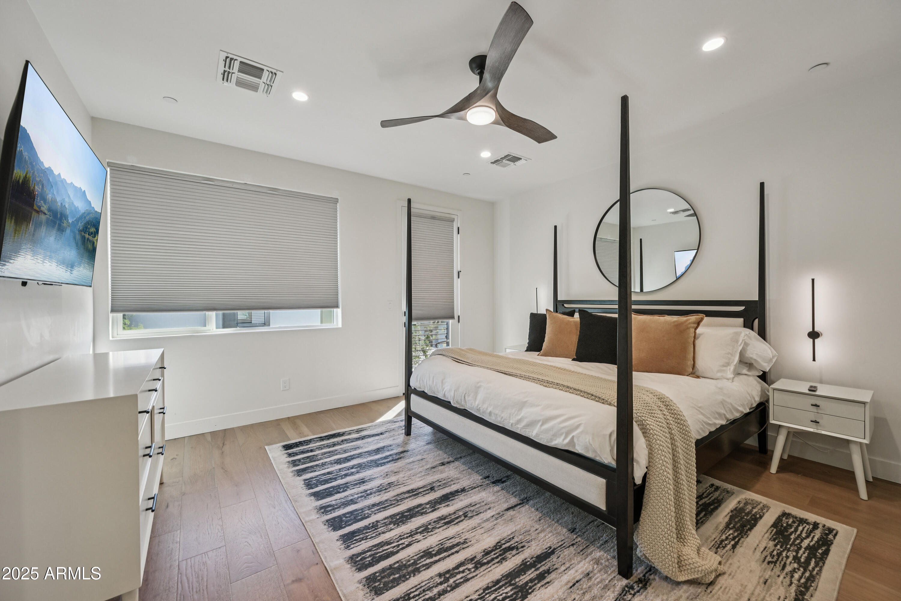 5151 North 13th Place, Unit 19 Phoenix, AZ 85014 - Photo 4 of 39 Primary Bedroom