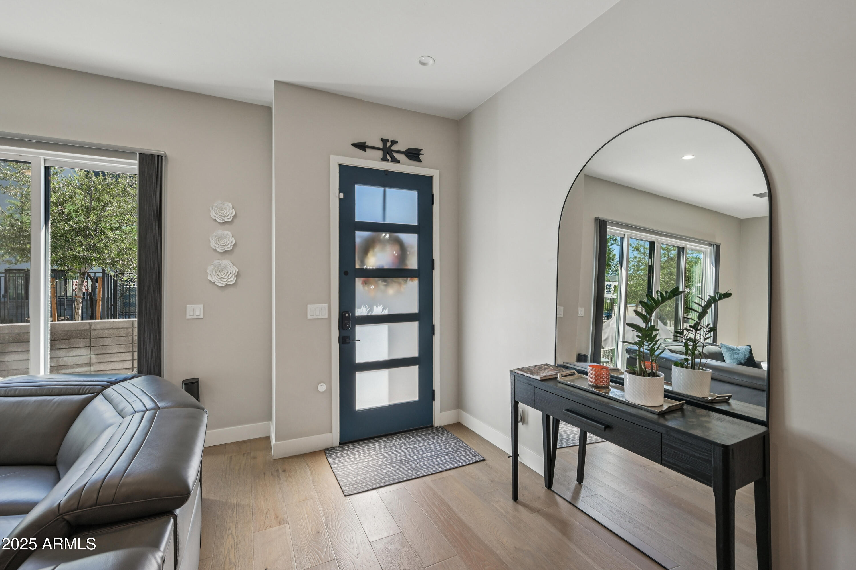 5151 North 13th Place, Unit 19 Phoenix, AZ 85014 - Photo 7 of 39 Entryway