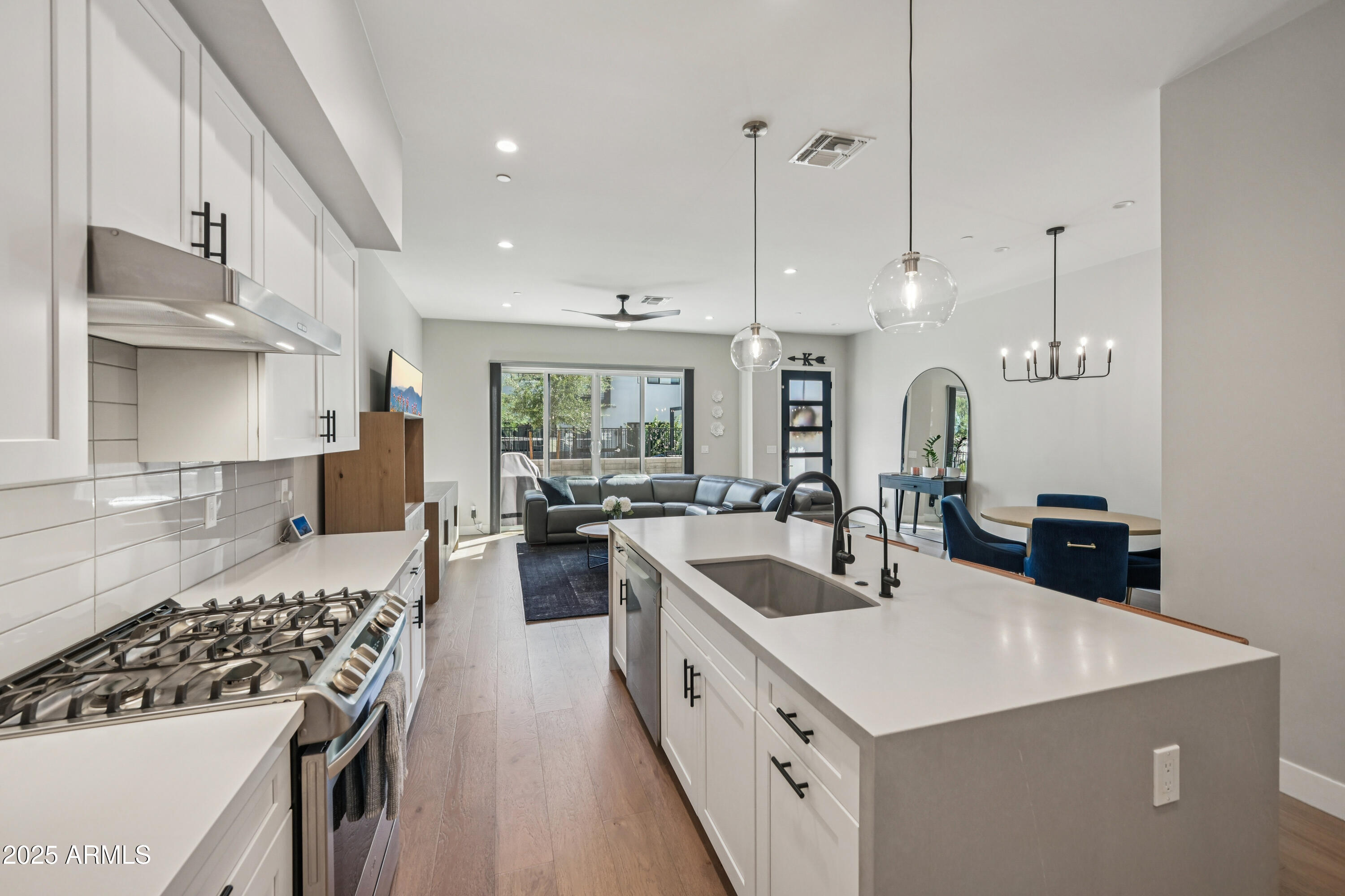 5151 North 13th Place, Unit 19 Phoenix, AZ 85014 - Photo 8 of 39 Kitchen