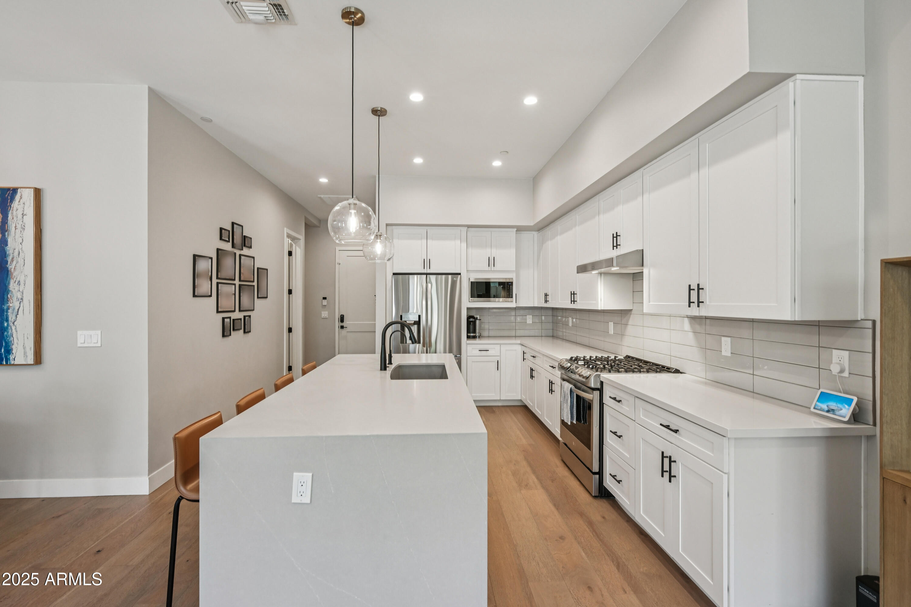 5151 North 13th Place, Unit 19 Phoenix, AZ 85014 - Photo 9 of 39 Kitchen