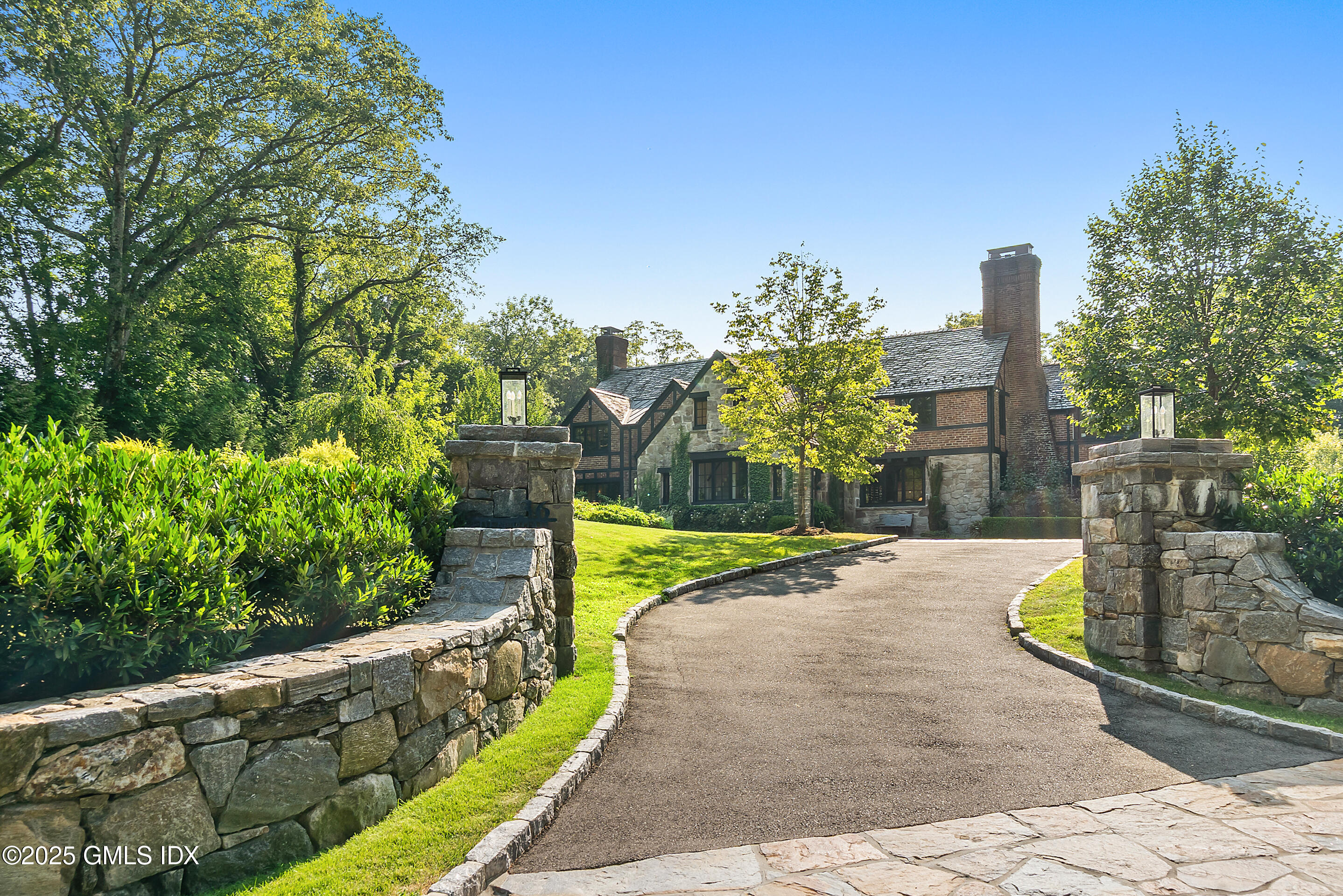 36 Alden Road Greenwich, CT 06831 - Photo 2 of 7 DSC03401_1