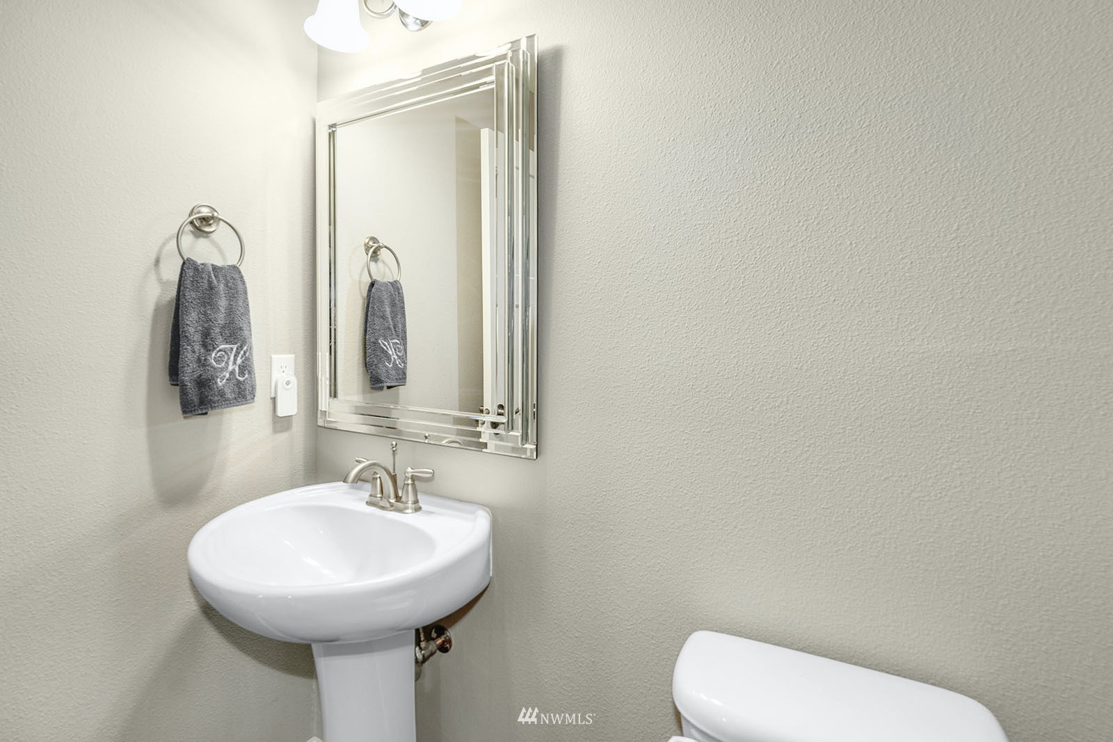 13090 Wallace Road Southeast Olalla, WA 98359 - Photo 15 of 30 Gallery Image 15